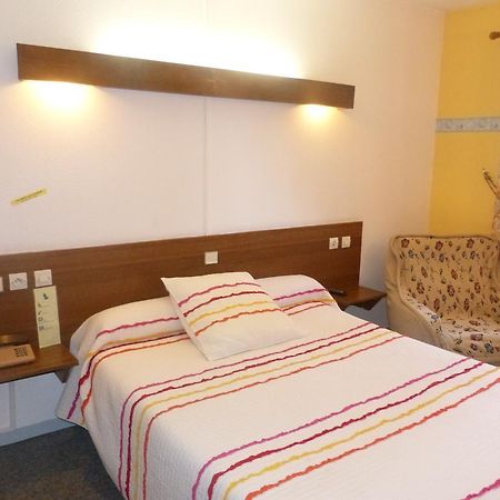 Hotel Du Donjon Champlitte-et-le-Prelot ภายนอก รูปภาพ