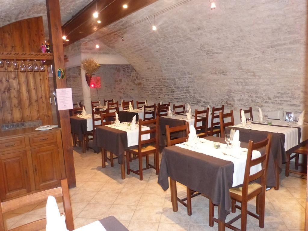 Hotel Du Donjon Champlitte-et-le-Prelot ภายนอก รูปภาพ