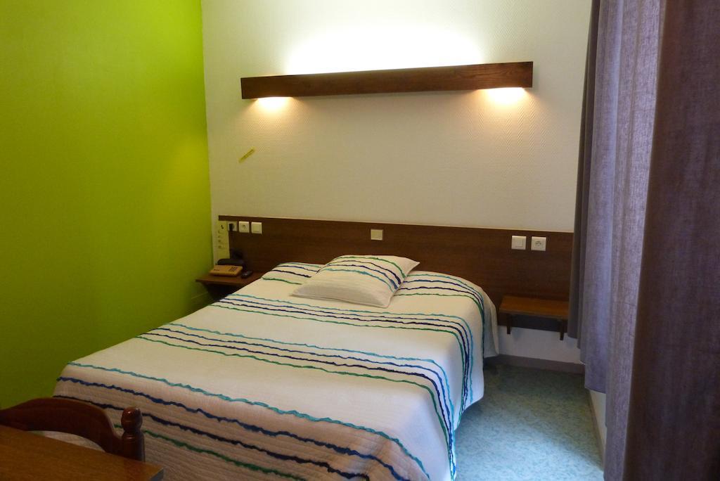 Hotel Du Donjon Champlitte-et-le-Prelot ภายนอก รูปภาพ